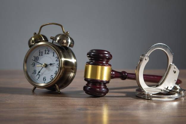 Kiedy przedawnia się przestępstwo i co to oznacza dla pokrzywdzonych?