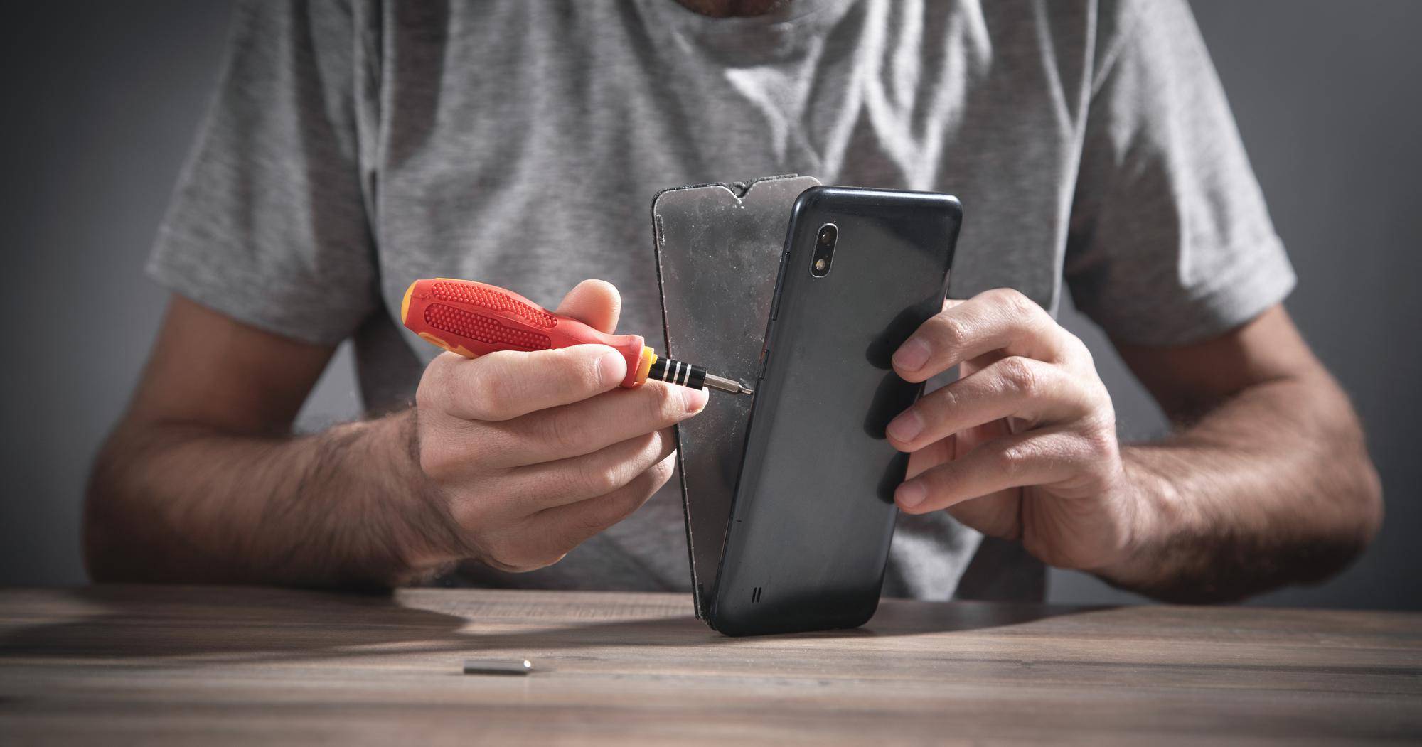 Jak uzyskać odszkodowanie za uszkodzony telefon w codziennych sytuacjach?